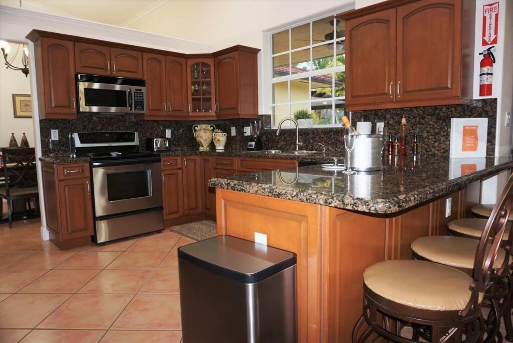 מיאמי New Luxury Vacation Dream Rental- Sleeps 15! מראה חיצוני תמונה
